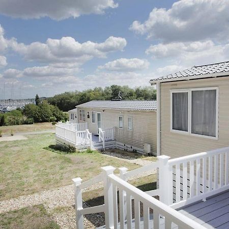 Mercury Yacht Harbour And Holiday Park Lower Swanwick Esterno foto