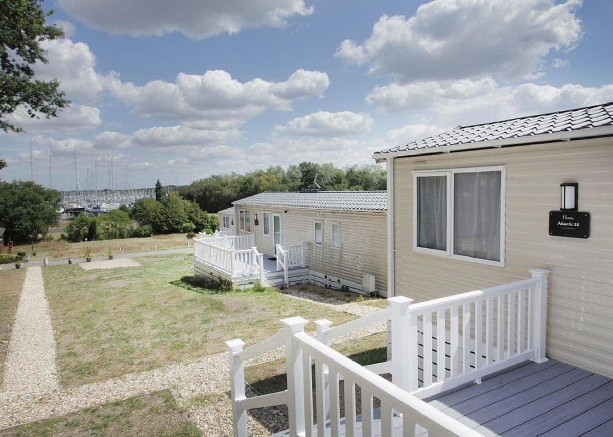 Mercury Yacht Harbour And Holiday Park Lower Swanwick Esterno foto